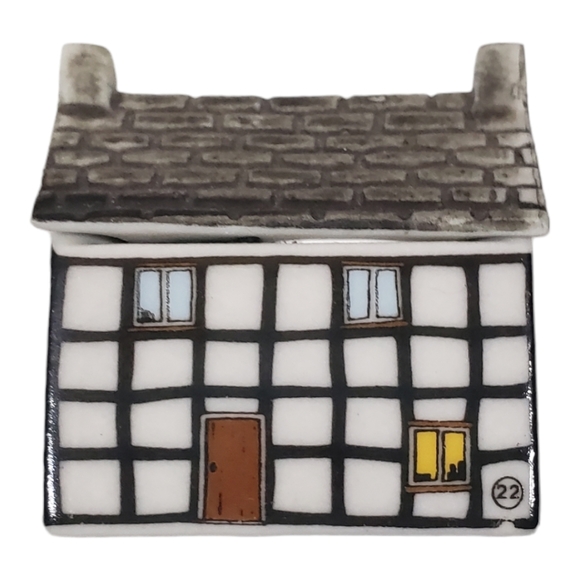 Wade England Figurines Whimsey On Why Sweet Shop #22 - Picture 1 of 10